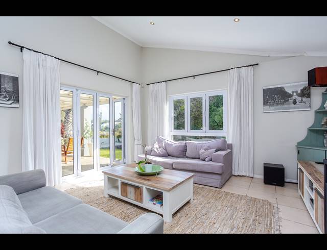 3 BEDROOM FREESTANDING RENTED IN MARINA DA GAMA